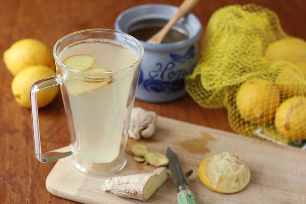 Limonada de xenxibre con mel e zume de limón